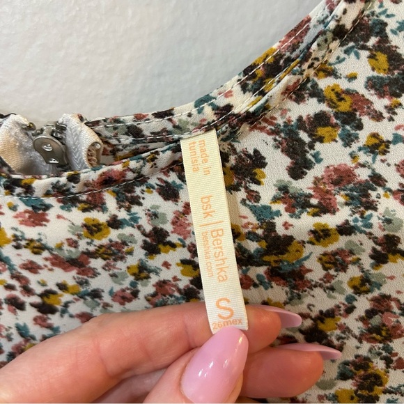 Bershka Women's Floral Print Cropped Long Sleeve Crewneck Blouse Size Small - Picture 2 of 5